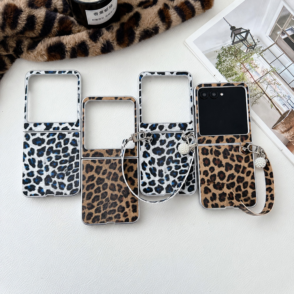 Tablet Accessories For Girls - เคสโทรศัพท์พับลายเสือดาวสำหรับโมโตโรล่า ราซ 60 50 อัลตร้าพร้อมสายรัดข้อมือแบบถอดได้ฝาครอบกันกระแทกป้องกันการตกกระแทก